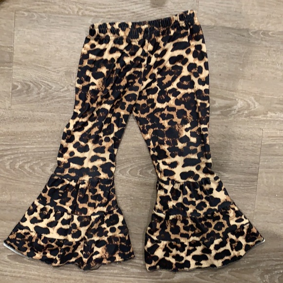 Leopard Outfit💛 - Picture 3 of 4